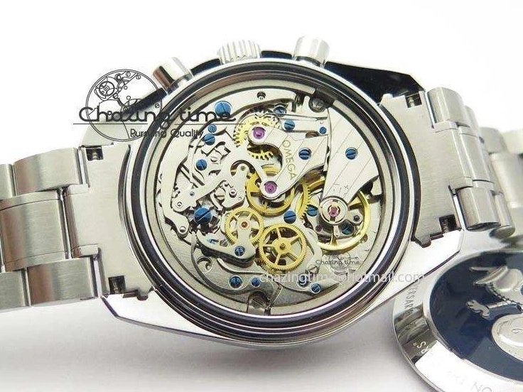 1223 Efficient Speedmaster JHF SS Snoopy Award 45th Anniversary White dial On SS Bracelet 8239